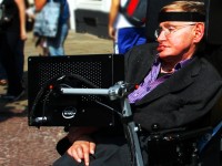 Stephen Hawking / Bron: Doug Wheller, Wikimedia Commons (CC BY-2.0)